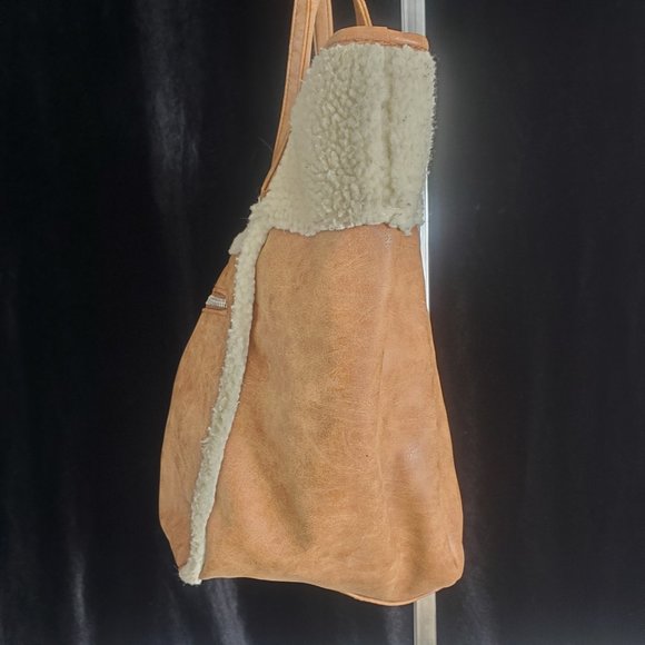 Nine West Brown Leather Shoulder Bag/Purse with FauxFur Sherpa accents - Picture 5 of 16